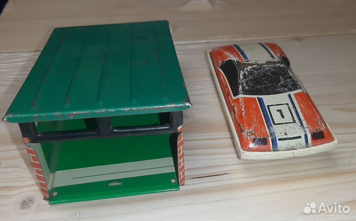 Машинка и гараж из СССР
