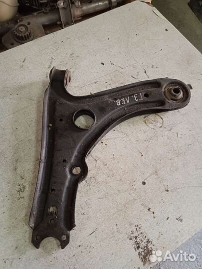 Рычаг передний левый Volkswagen Golf 3 Фольксваген