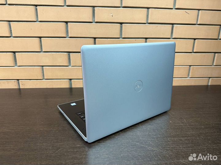 Ноутбук Dell/i3-7/8Гб/SSD M2 NVMe
