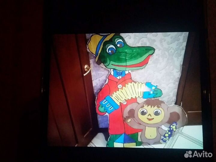 ФотозонаКрокодил и чебурашка