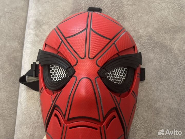 Маска человека паука с двигающимися линзами