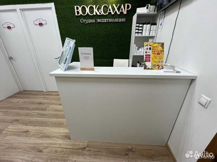 Стойки ресепшн