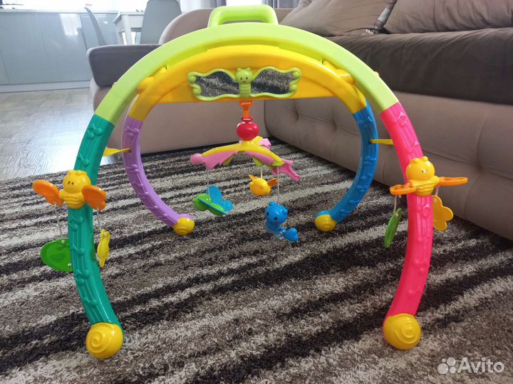 Дуга с игрушками