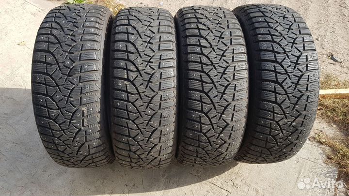 Bridgestone Blizzak Spike-02 SUV 235/55 R18