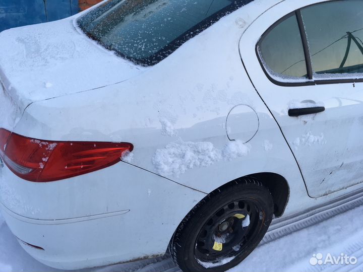 Pegeot 408 заднее крыло