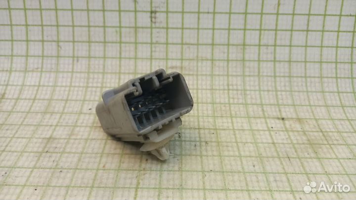 Разъем электропроводки багажника Toyota Avensis