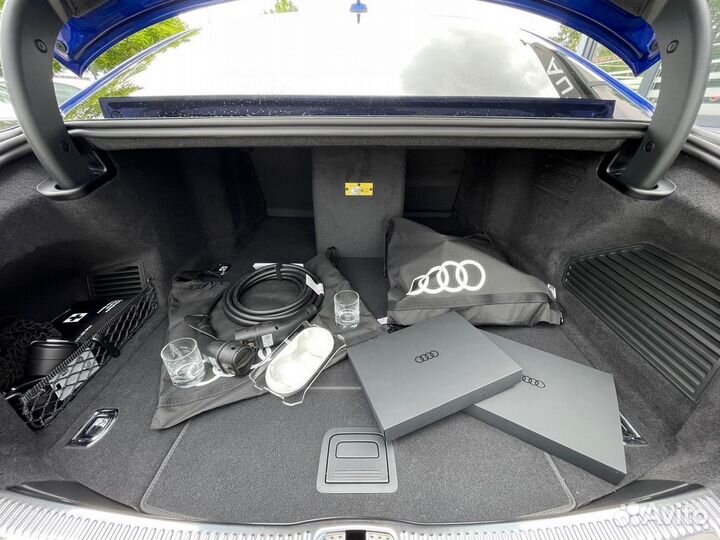 Audi A8 3.0 AT, 2024, 900 км