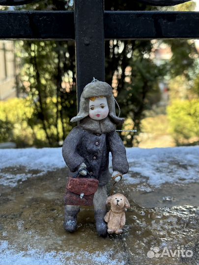 Ватная игрушка Мальчик с портфелем и собачкой