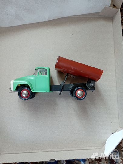 Игрушка ЗИЛ самосвал, сделано в СССР