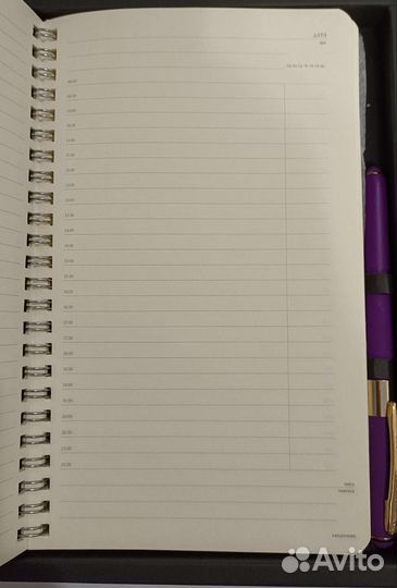 Ежедневник недатированный с ручкой