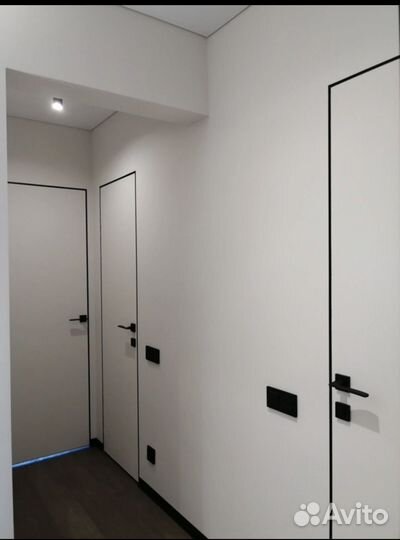 Двeри мeжкoмнaтные, вхoдные, фурнитурa