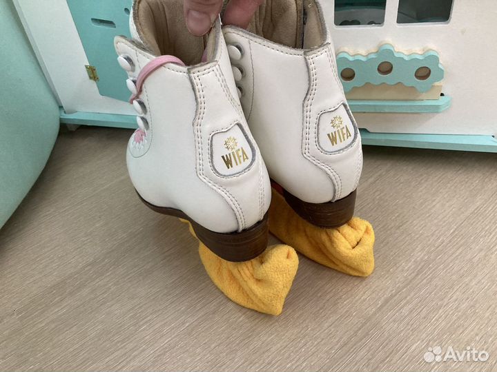Коньки фигурные