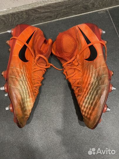 Бутсы и манежки футбольные