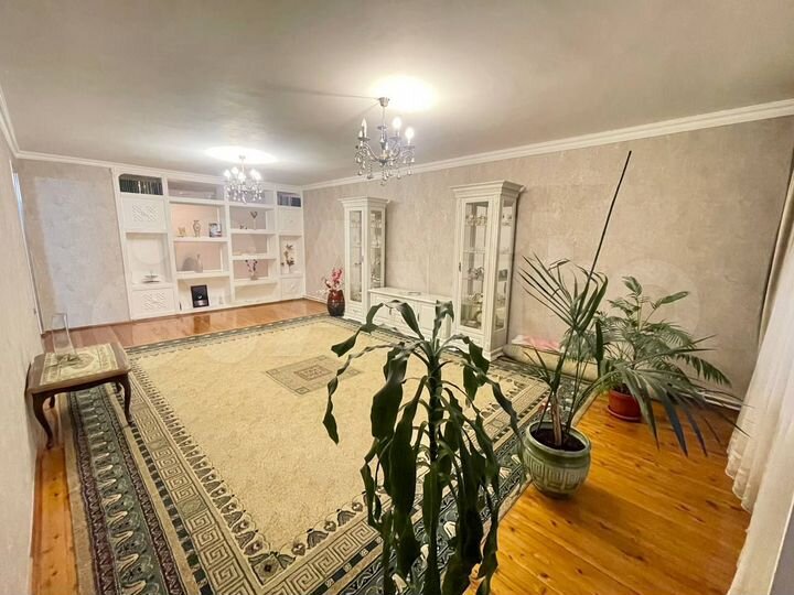 4-к. квартира, 125 м², 3/10 эт.