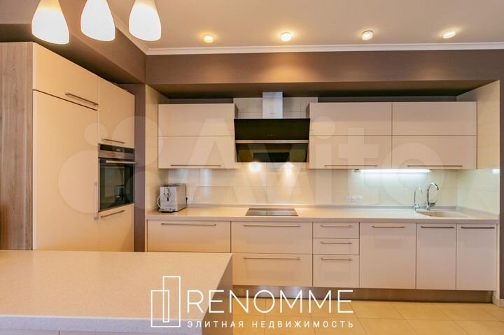 4-к. квартира, 135 м², 5/19 эт.