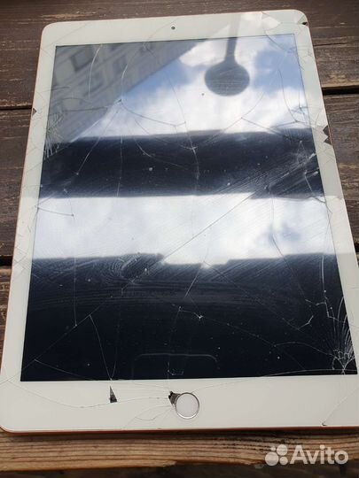 iPad 6 2018 32gb на запчасти
