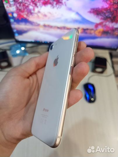 iPhone 8, 64 ГБ
