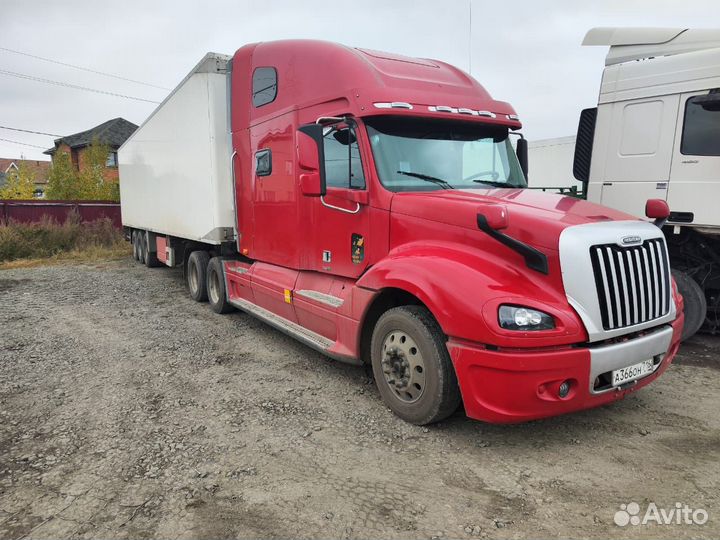 Freightliner Columbia с полуприцепом, 2003