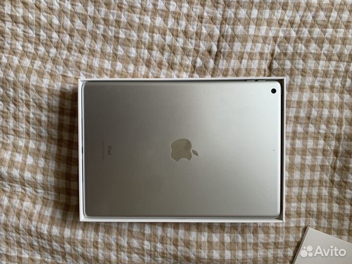 iPad 10.2