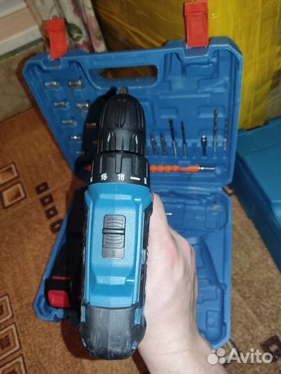 Шуруповерт Makita 21v с 2 АКБ, 10 мм патрон