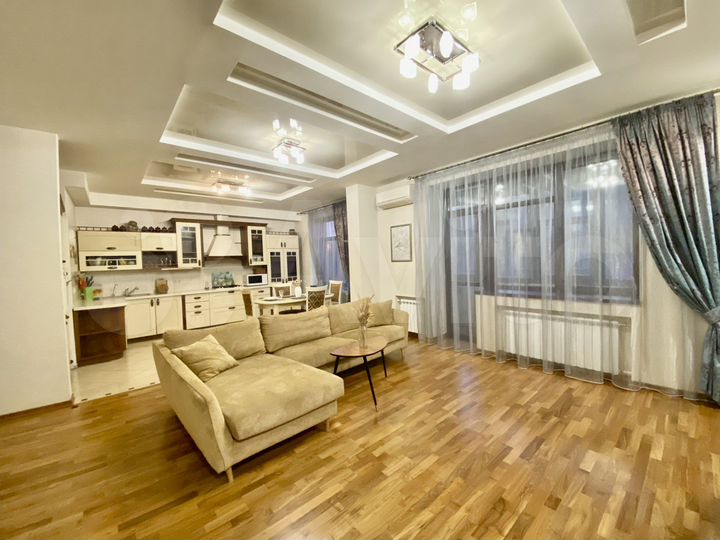 4-к. квартира, 147,6 м², 3/6 эт.