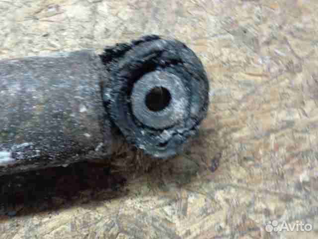 Амортизатор задний R Nissan Titan 1 A60