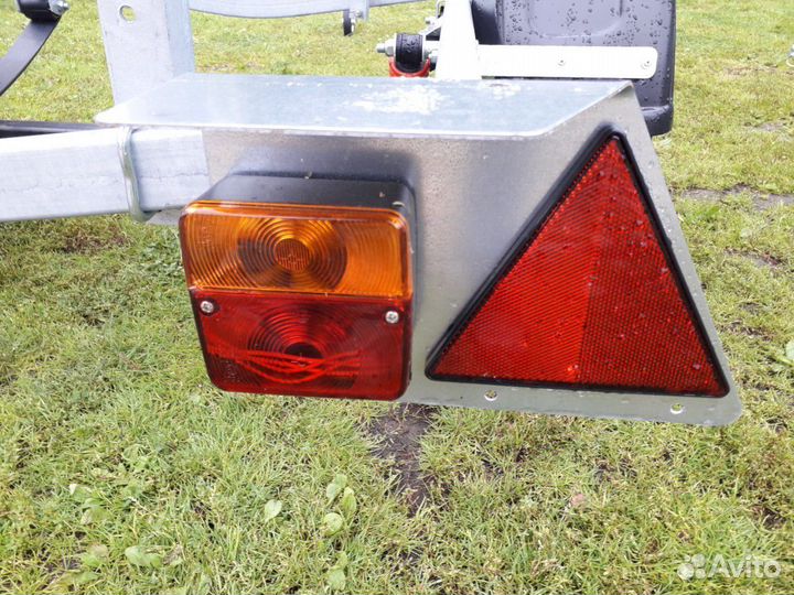 Лодочный прицеп до 3.9м