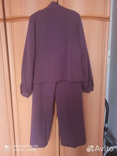 Брючный костюм женский