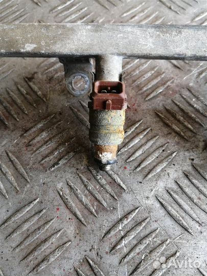 Форсунка топливная Chevrolet Lacetti J200 F14D3