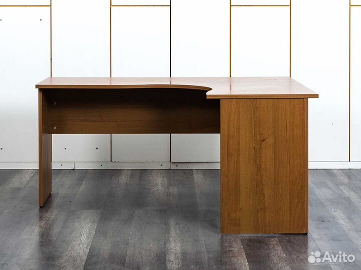 Стол под компьютер