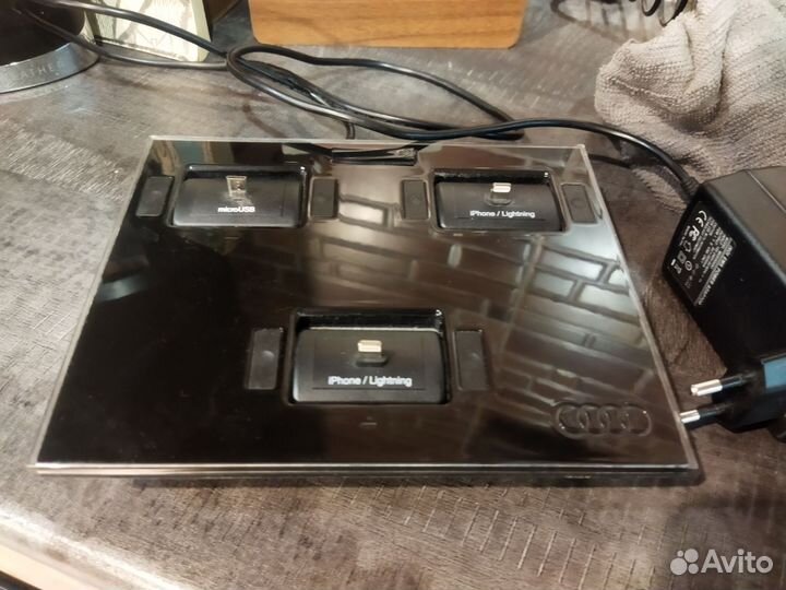 Зарядка на iPhone 12