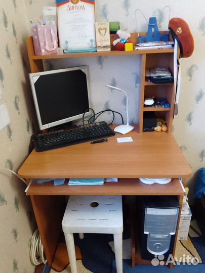 Компьютерный стол