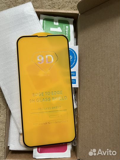 Защитное стекло на iPhone 13