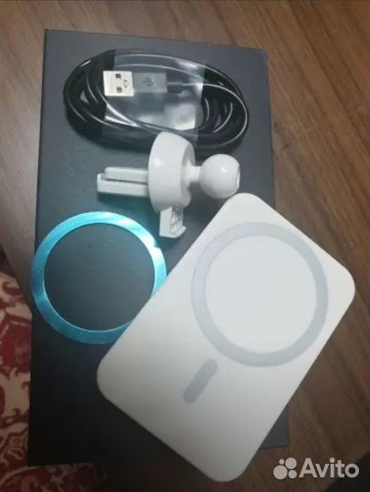 Автомобильная беспроводная зарядка для айфон