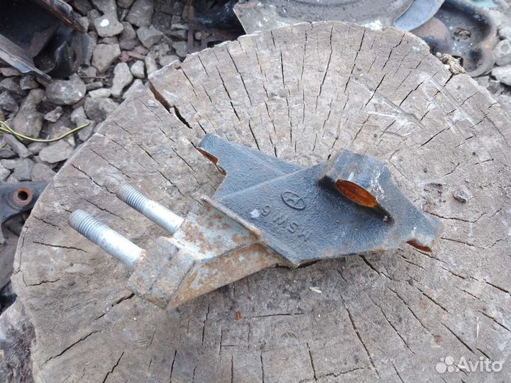 Кронштейн двигателя Hyundai Accent 2