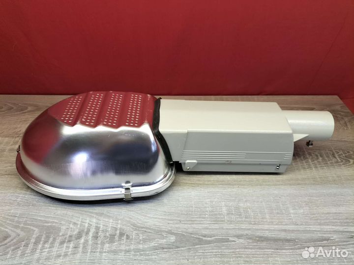 Консольный светильник уличный