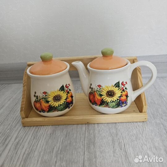 Заварочный чайник и сахарница новые