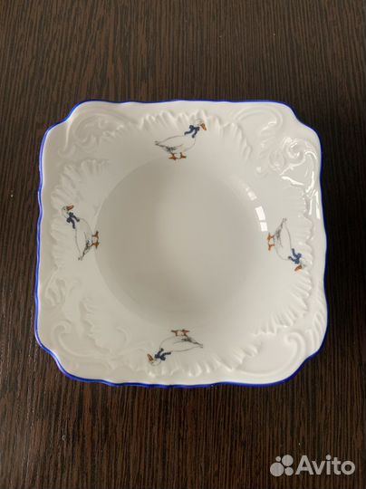 Салатник фарфор гуси