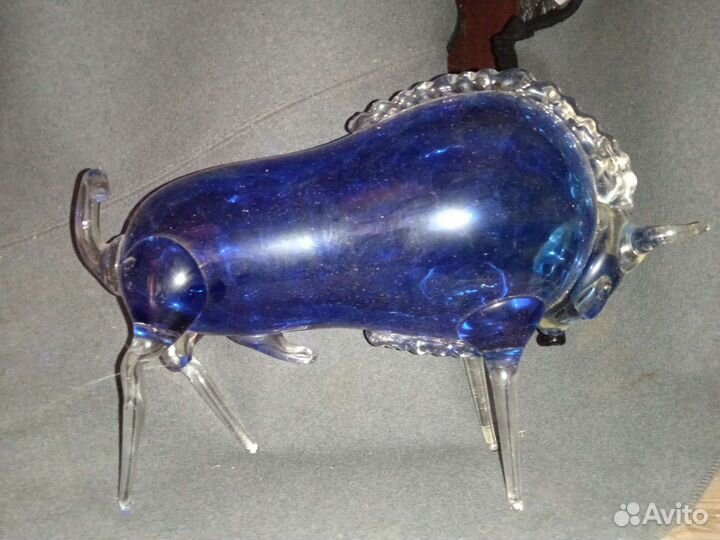 Бычек из стекла