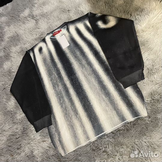 Свитер supreme blurred logo