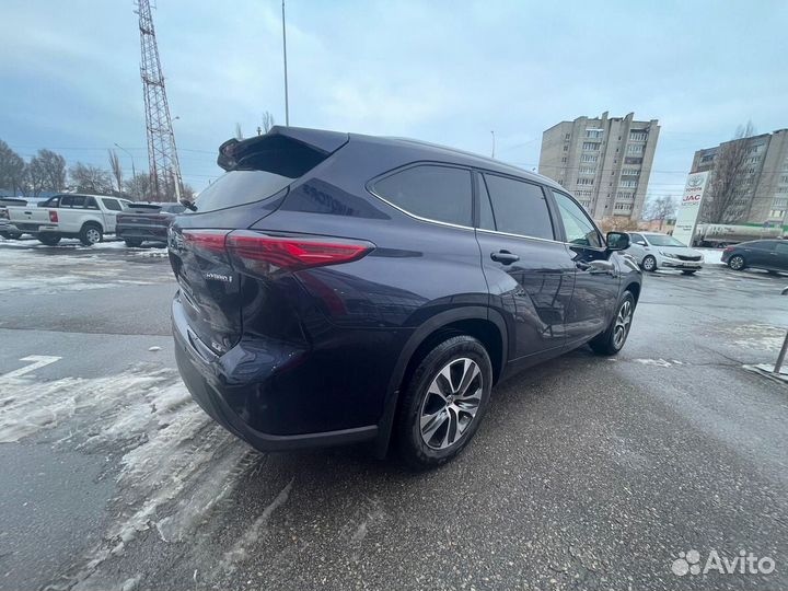 Toyota Highlander 2.5 AT, 2023