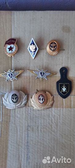 Шевроны и значки. Кокарда.Зажим для галстука