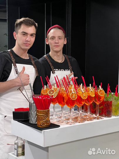 Пирамида из шампанского