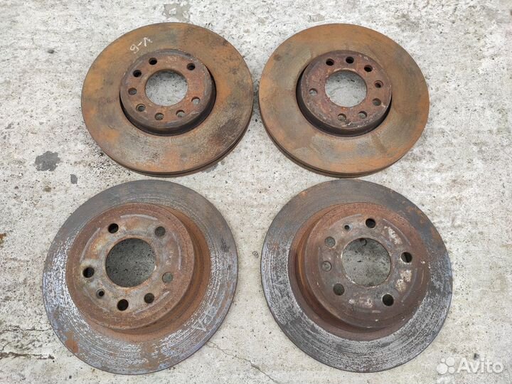Комплект тормозных дисков на Opel Vectra B