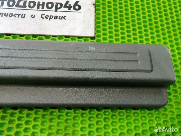 Накладка на порог правая передн. Chevrolet Lacetti