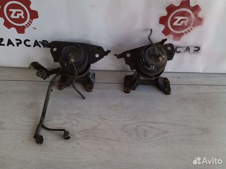 Toyota land cruiser 200 Подушка двигателя