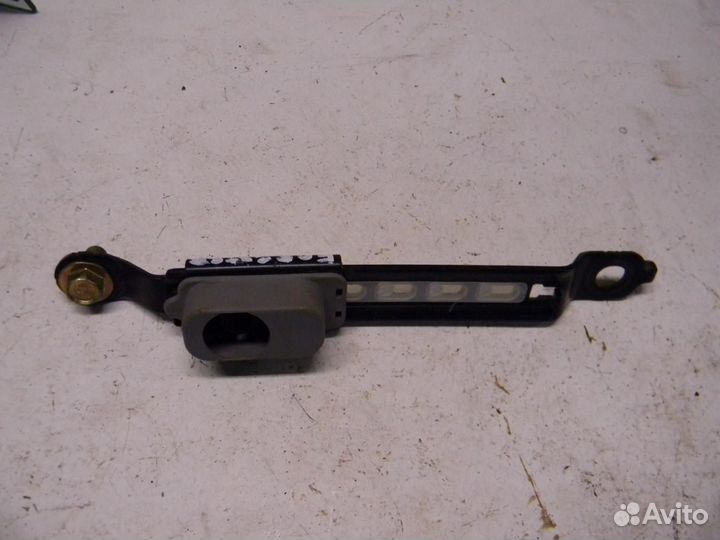 Механизм регулировки ремня безопасности Forester