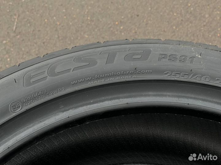 Kumho Ecsta PS91 255/40 R20 и 285/35 R20 101Y