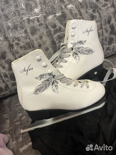 Коньки женские фигурные 35 и 37 размер