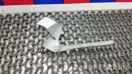 Петля капота mitsubishi pajero 3 (77A06D501)